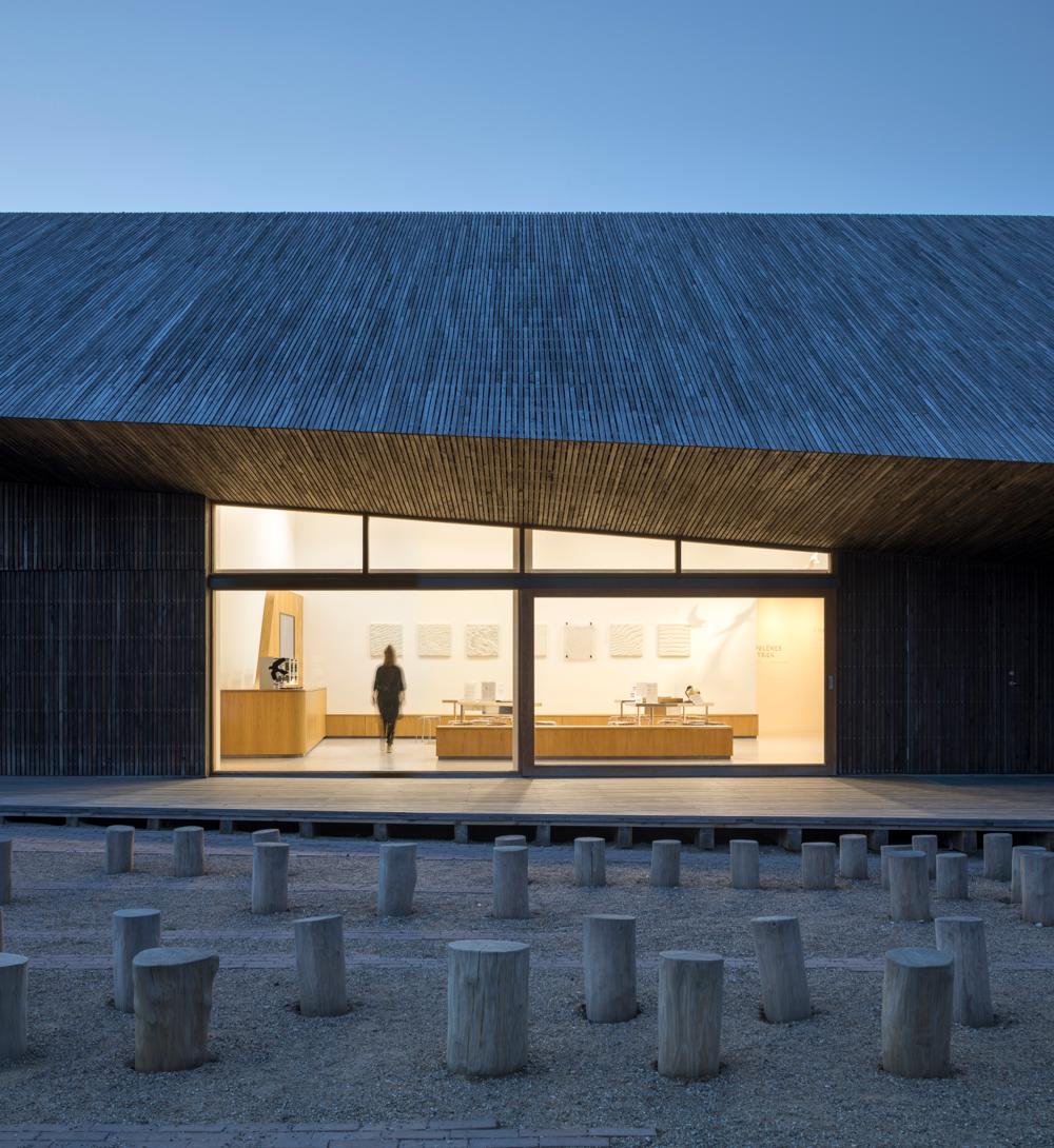 Wadden Sea Centre er en ny opgave i Holland. Direkte affødt af det vellykkede og prisbelønnede Vadehavscenter ved Ribe. Wadden Sea Centre er en ny opgave i Holland. Direkte affødt af det vellykkede og prisbelønnede Vadehavscenter ved Ribe.