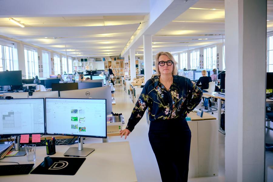 Lise Gandrup Jørgensen står i den daglige drift i spidsen for tegnestuen Dorte Mandrup A/S i København. Firmaet har cirka 80 ansatte. Lise Gandrup Jørgensen står i den daglige drift i spidsen for tegnestuen Dorte Mandrup A/S i København. Firmaet har cirka 80 ansatte.