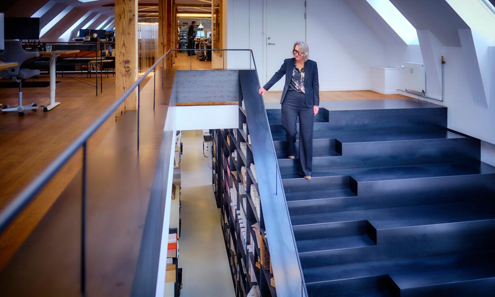 Lise Gandrup er direktør hos tegnestuen Dorte Mandrup, der har haft 25 års fødselsdag: - Hos os har netop transformationer været en af grundstenene i vores 25 år som tegnestue. Vores første projekter var transformationer, nemlig Jemtelandsgade og Vandflyverhangaren. Lise Gandrup er direktør hos tegnestuen Dorte Mandrup, der har haft 25 års fødselsdag: - Hos os har netop transformationer været en af grundstenene i vores 25 år som tegnestue. Vores første projekter var transformationer, nemlig Jemtelandsgade og Vandflyverhangaren.