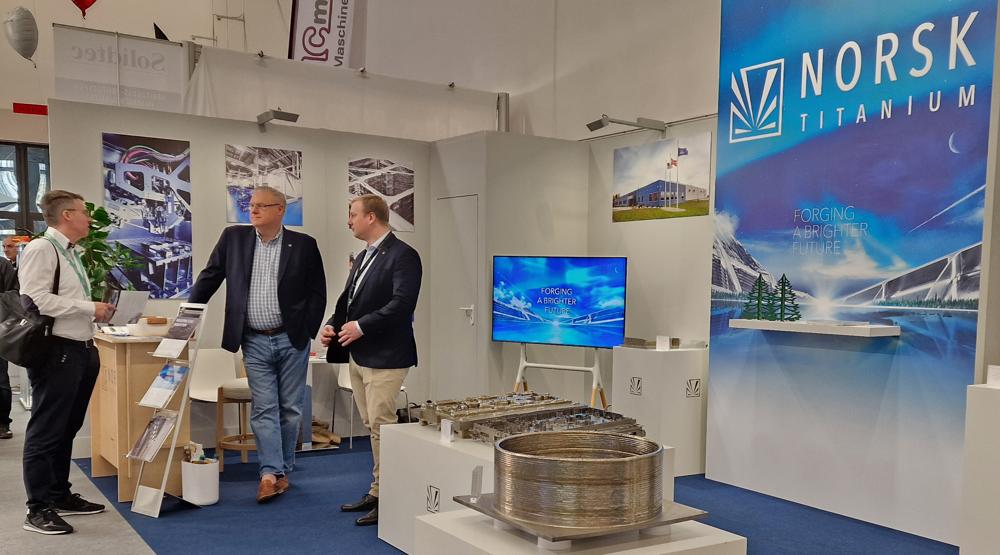 Norsk Titanium demonstrerte sin Rapid Plasma Deposition (RPD)-teknologi for store, «near-net-shape» titaniumdeler, rettet mot luftfart og industri. Norsk Titanium demonstrerte sin Rapid Plasma Deposition (RPD)-teknologi for store, «near-net-shape» titaniumdeler, rettet mot luftfart og industri.