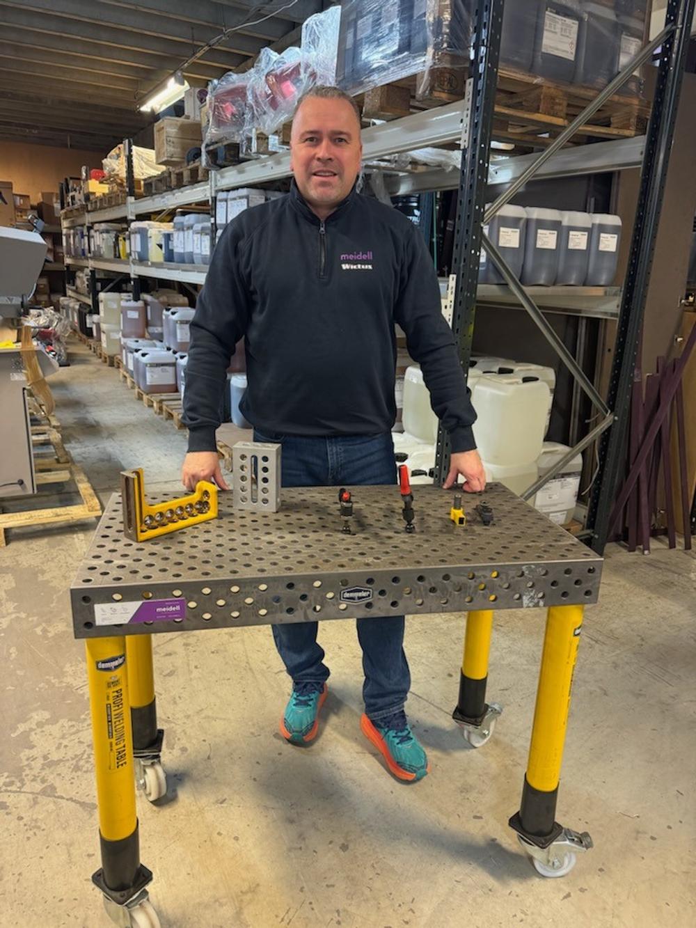 - Vi i P. Meidell AS opplever stor interesse for Demmeler sine produkter, uttaler Ola Nybråten, salgssjef hos P. Meidell AS. - Vi i P. Meidell AS opplever stor interesse for Demmeler sine produkter, uttaler Ola Nybråten, salgssjef hos P. Meidell AS.