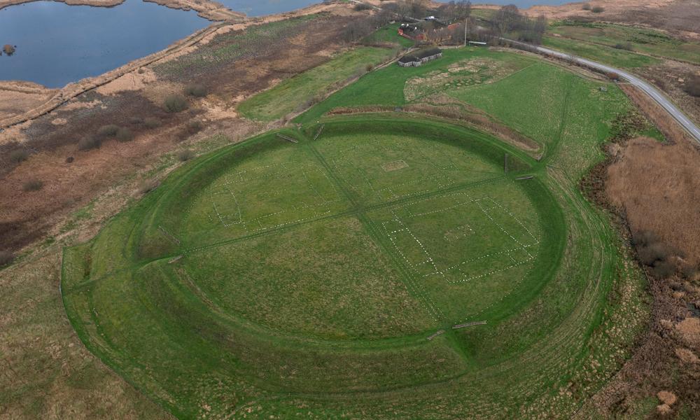 Ringborgen Fyrkat ved Hobro er en af de fem ringborge fra vikingetiden - de andre er Aggersborg, Borgring, Trelleborg og Nonnebakke- som i september 2023 blev udpeget som UNESCO Verdensarv. Ringborgen Fyrkat ved Hobro er en af de fem ringborge fra vikingetiden - de andre er Aggersborg, Borgring, Trelleborg og Nonnebakke- som i september 2023 blev udpeget som UNESCO Verdensarv.