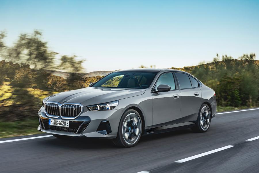 38-årige Anders Thøgersen er manden bag Årets Bil 2024 i Danmark, BMW i5. 38-årige Anders Thøgersen er manden bag Årets Bil 2024 i Danmark, BMW i5.