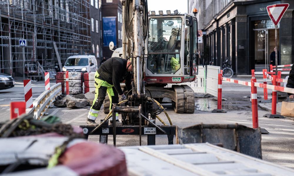 Arbejdet opstartes til marts 2025. Opgaven med at opgrave og nedlægge de nye 132 kV kabler forventes at tage omkring otte måneder. Arbejdet opstartes til marts 2025. Opgaven med at opgrave og nedlægge de nye 132 kV kabler forventes at tage omkring otte måneder.