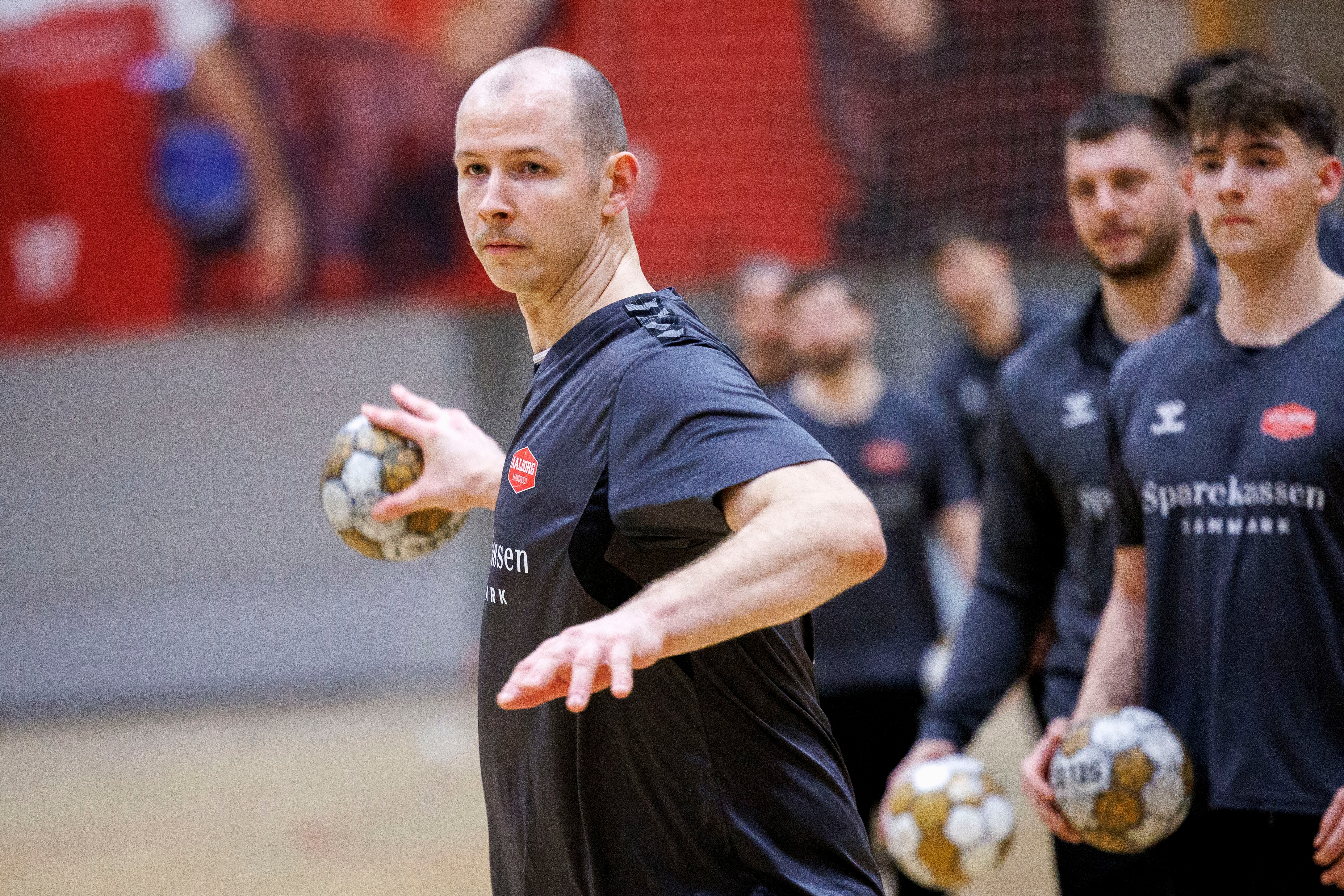 Simon Hald træner stadig ikke med holdkammeraterne: "Lige nu tager vi det dag for dag"