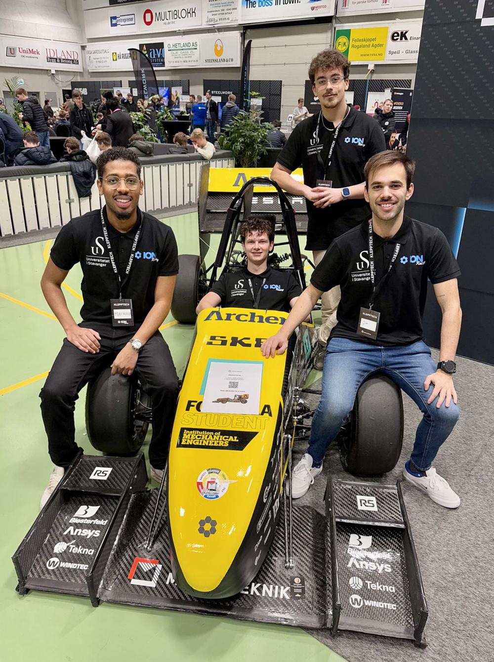 Ingeniørstudentene ved Universitetet i Stavanger (UiS) viste fram sin selvbygde racerbil. Ingeniørstudentene ved Universitetet i Stavanger (UiS) viste fram sin selvbygde racerbil.