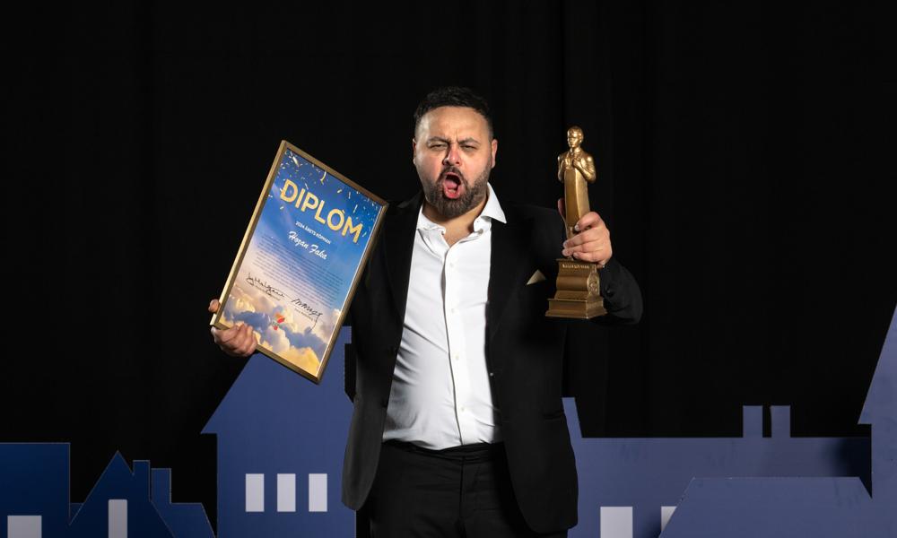 Hozan Faka tog emot utmärkelsen Årets köpman 2024 inom 7-Eleven. Hozan Faka tog emot utmärkelsen Årets köpman 2024 inom 7-Eleven.