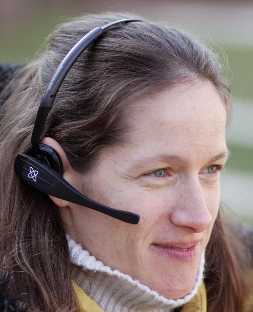 Vigo Switch-it bärs som ett headset. Vigo Switch-it bärs som ett headset.