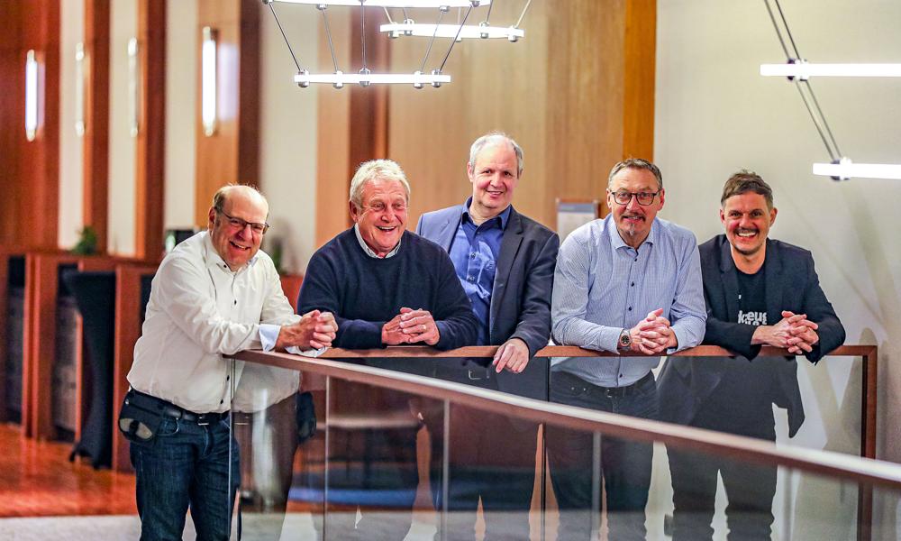 Från vänster; Thomas Seul, Bob Williamson, Markus Heseding, Stephan Berz och Florian Niethammer. Från vänster; Thomas Seul, Bob Williamson, Markus Heseding, Stephan Berz och Florian Niethammer.