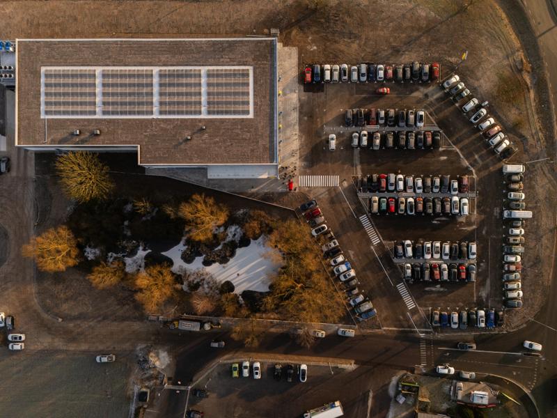Lidls butik i Eslöv har sedumtak och solceller. Lidls butik i Eslöv har sedumtak och solceller.