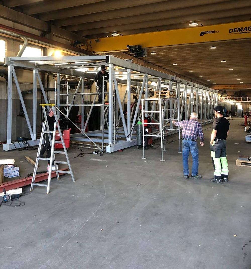 Stålkonstruksjoner: Byemark Stål i Rakkestad har spesialisert seg på store stålkonstruksjoner til byggebransjen. Derfor er behov for sveisere. Stålkonstruksjoner: Byemark Stål i Rakkestad har spesialisert seg på store stålkonstruksjoner til byggebransjen. Derfor er behov for sveisere.