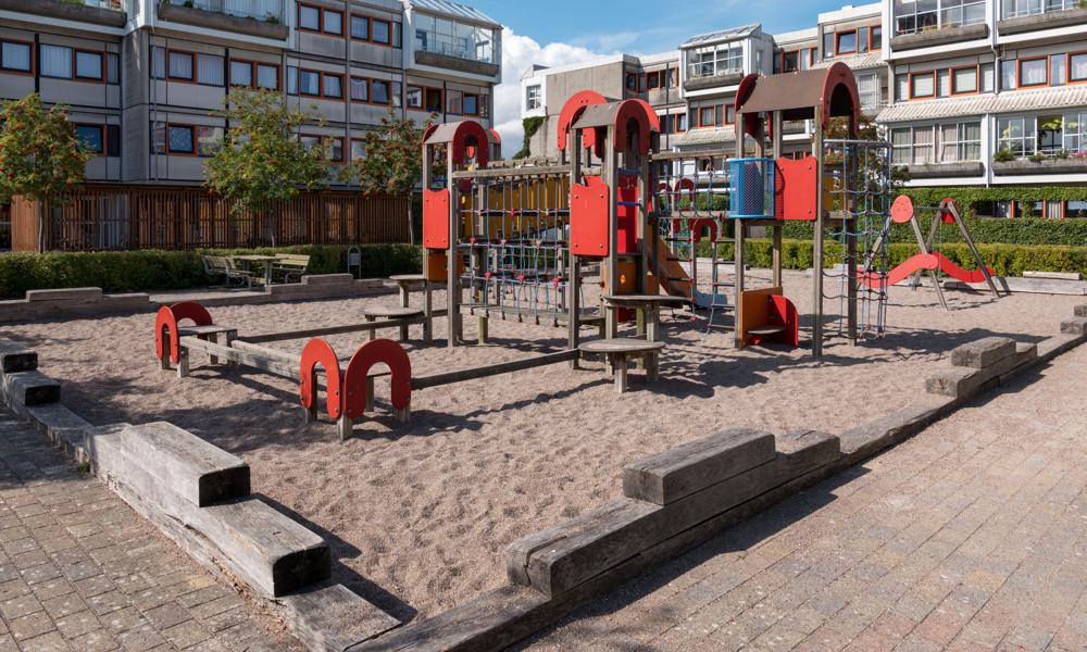 PAB’s lavhuse deler sig over henholdsvis Tranumparken og Albjergparken i Brøndby Strand. PAB’s lavhuse deler sig over henholdsvis Tranumparken og Albjergparken i Brøndby Strand.