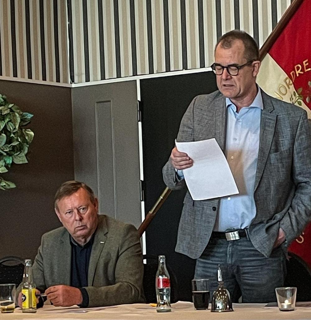 Henrik Lund Kristiansen, der her taler ved en tidligere generalforsamling i Nordre Birk, fortæller, at flere medlemmer mener, at nærheden går tabt ved fusioner. Henrik Lund Kristiansen, der her taler ved en tidligere generalforsamling i Nordre Birk, fortæller, at flere medlemmer mener, at nærheden går tabt ved fusioner.