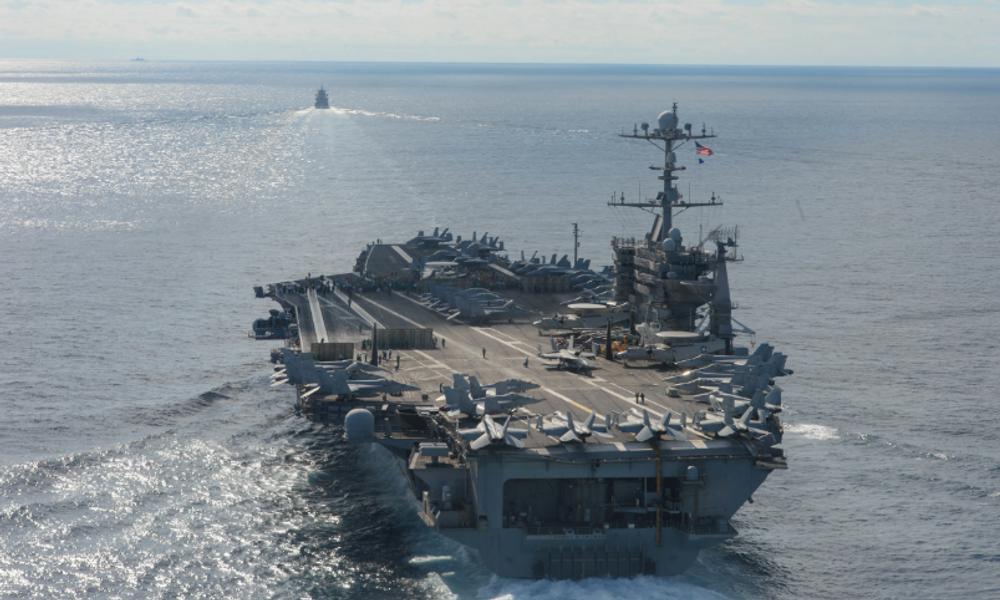 Må betale for seg: Det viste seg at plastforsøplingen stammet fra hangarskipet Må betale for seg: Det viste seg at plastforsøplingen stammet fra hangarskipet