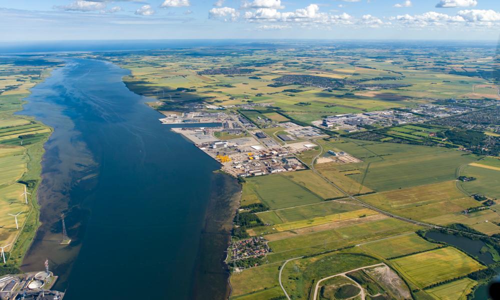 Port of Aalborgs østhavn. Port of Aalborgs østhavn.