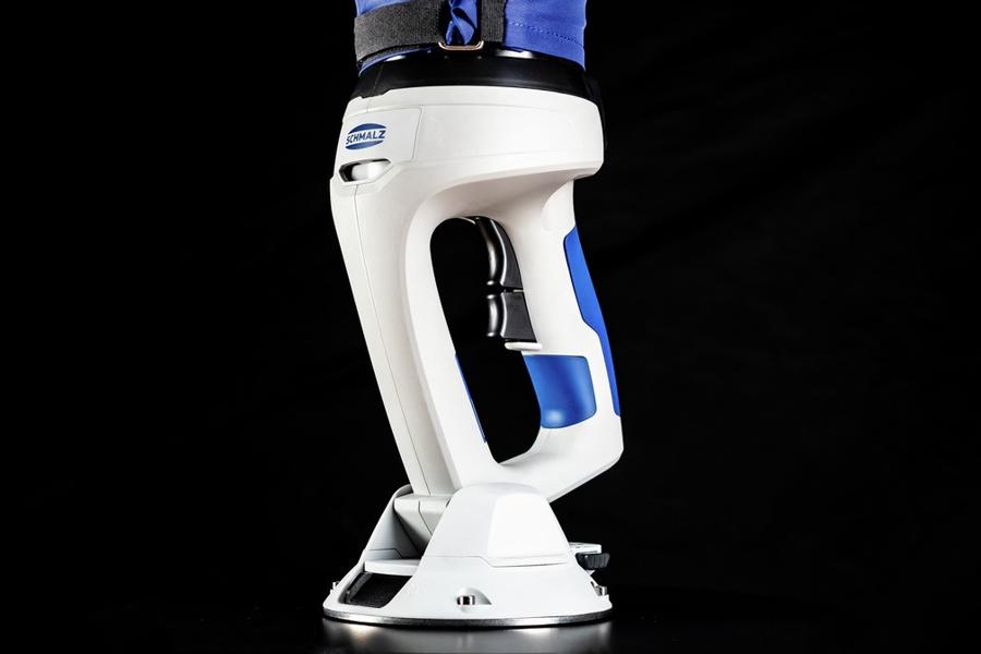 Schmalz JumboFlex vakuumløfter er redesignet for å forbedre effektiviteten og ergonomien i arbeidsprosesser, og den er egnet for håndtering av lette emner opptil 50 kg. Schmalz JumboFlex vakuumløfter er redesignet for å forbedre effektiviteten og ergonomien i arbeidsprosesser, og den er egnet for håndtering av lette emner opptil 50 kg.