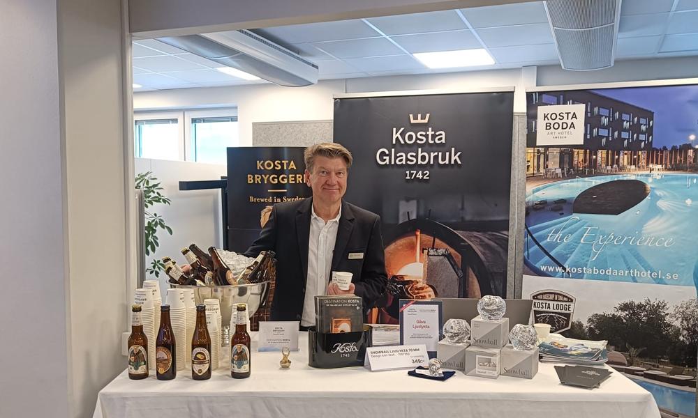Ett välbekant ansikte i form av Tomas Bark, Destination Kosta. Ett välbekant ansikte i form av Tomas Bark, Destination Kosta.
