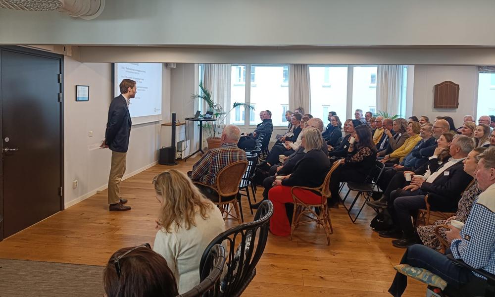 Seminarierna var välfyllda. Här RK Travel Groups nya vd Emil Larsson till vänster. Seminarierna var välfyllda. Här RK Travel Groups nya vd Emil Larsson till vänster.