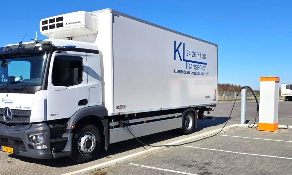 Mercedes-Benz eActros 300 i aktion for KL Transport. Mercedes-Benz eActros 300 i aktion for KL Transport.