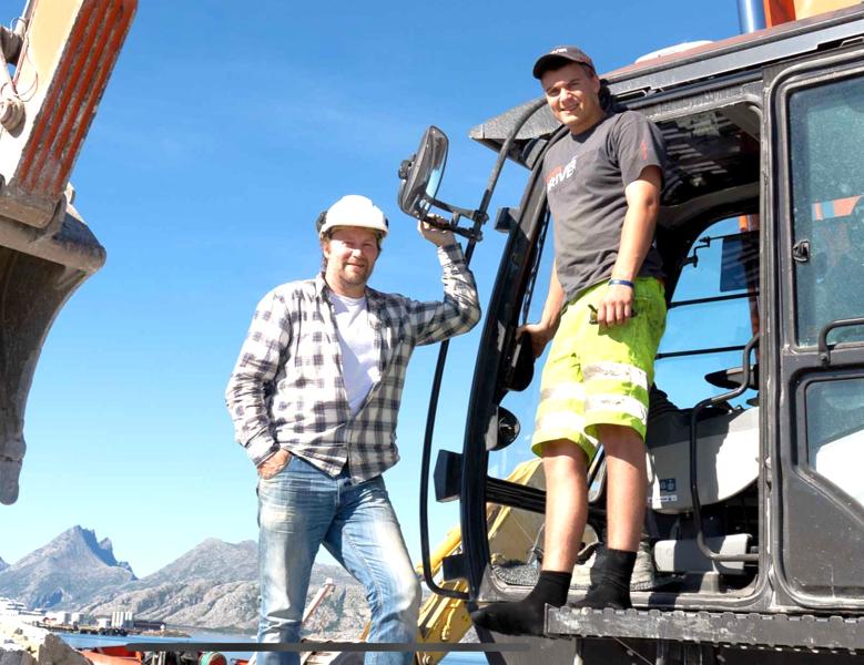 Daglig leder Torstein Botn sammen med sønnen og formann Henrik Botn. Daglig leder Torstein Botn sammen med sønnen og formann Henrik Botn.