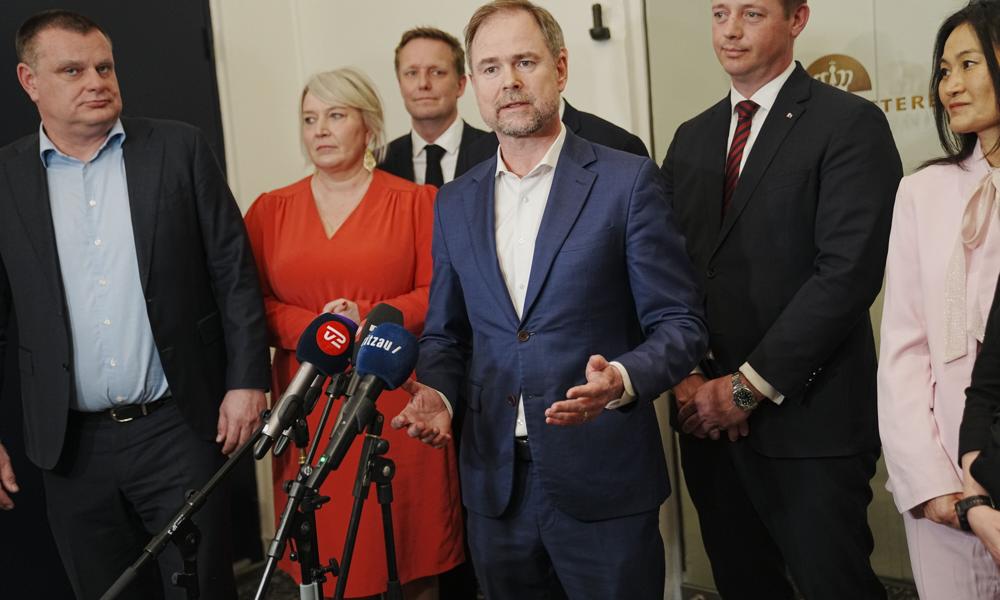 Finansminister Nicolai Wammen (S) og en række andre politikere har fredag præsenteret en aftale om blandt andet en metrolinje til Lynetteholmen. Finansminister Nicolai Wammen (S) og en række andre politikere har fredag præsenteret en aftale om blandt andet en metrolinje til Lynetteholmen.
