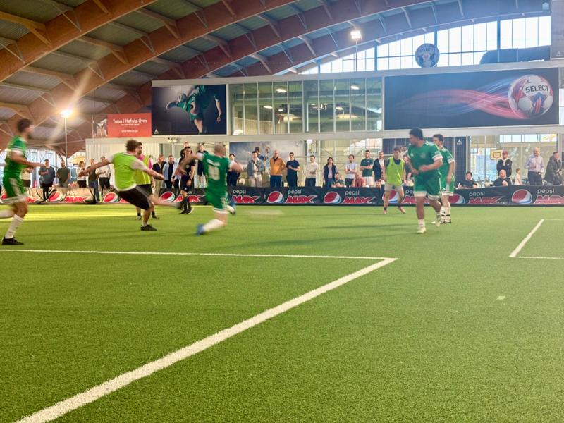 Turneringens afgørende spark. Kort før slutfløjt i finalen gør BIG det til 2-1, som blev det endelige resultat. Turneringens afgørende spark. Kort før slutfløjt i finalen gør BIG det til 2-1, som blev det endelige resultat.
