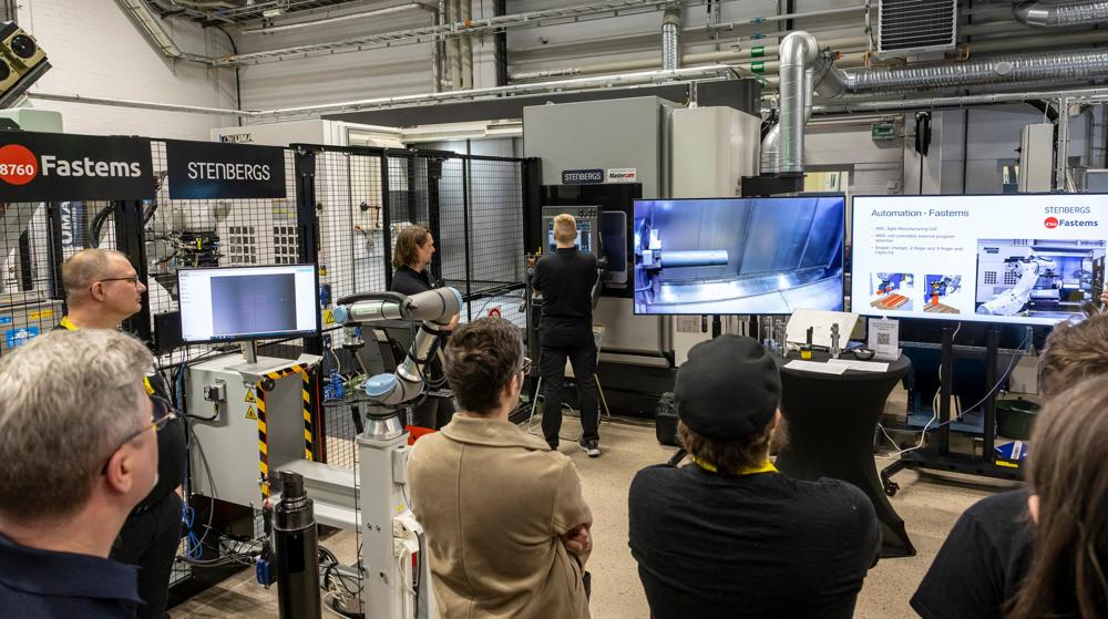 Stor interesse for Fastems robotiserte automasjonsløsning hos Sandvik Coromant, med blant annet Agile Manucatcuring Cell og Manufacturing Management. Software. Stor interesse for Fastems robotiserte automasjonsløsning hos Sandvik Coromant, med blant annet Agile Manucatcuring Cell og Manufacturing Management. Software.