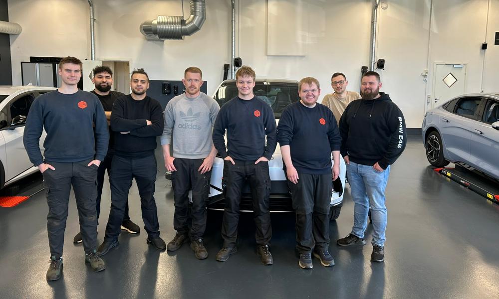 Nye teknikere på BYD-biler blev undervist i Hjørring af AutoMind. Nye teknikere på BYD-biler blev undervist i Hjørring af AutoMind.