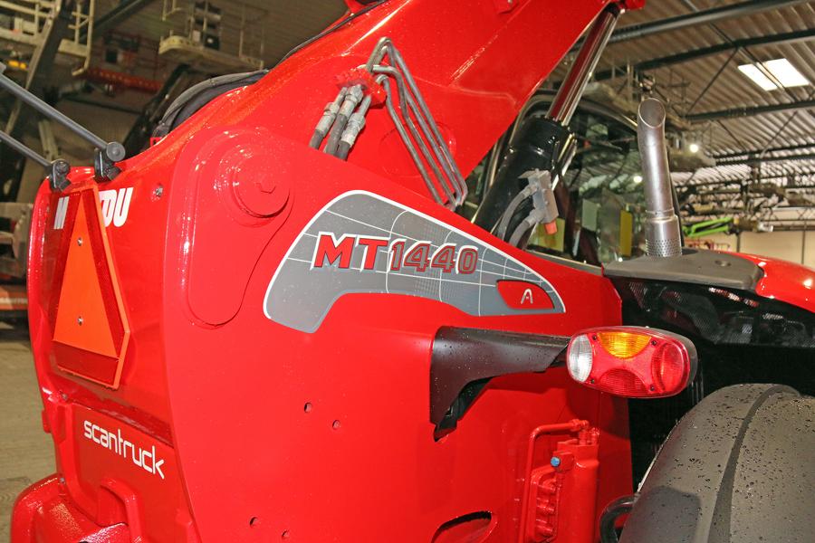 Efter många års slit har denna Manitou MT1440 fått premiumbehandlingen. Efter många års slit har denna Manitou MT1440 fått premiumbehandlingen.