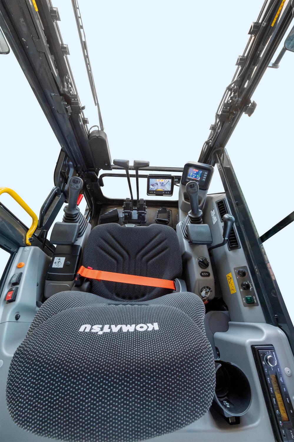 En ny luftfjädrad förarstol ska säkra komforten lovar Komatsu. En ny luftfjädrad förarstol ska säkra komforten lovar Komatsu.