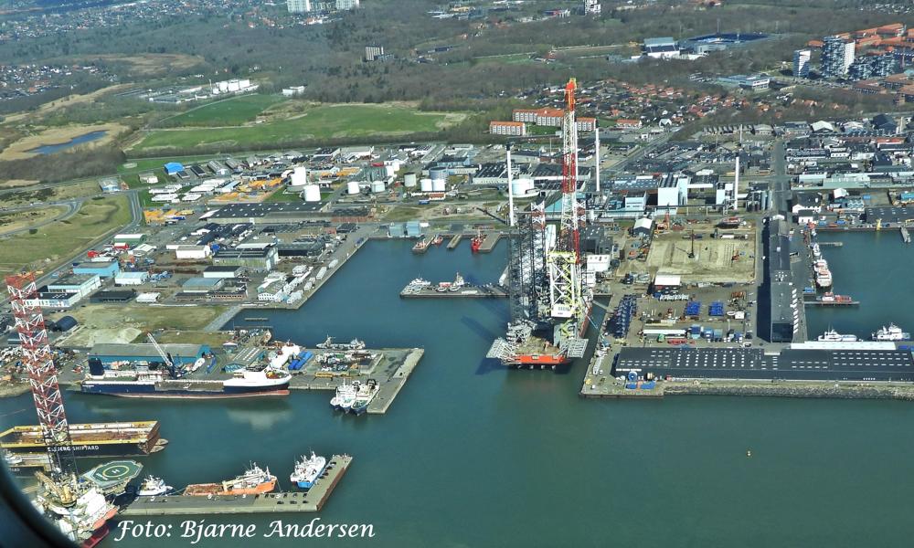 'Finlandia Seaways' til ophugning hos Smedegaarden i Esbjerg. 'Finlandia Seaways' til ophugning hos Smedegaarden i Esbjerg.