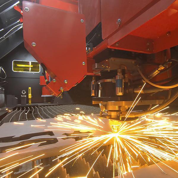 Det nyutviklede skjærehodet av K-Type har en intuitiv design som optimaliserer strømmen av assisterende- og dekk-gasser, og maksimerer fraskilling av smeltet metall. Det nyutviklede skjærehodet av K-Type har en intuitiv design som optimaliserer strømmen av assisterende- og dekk-gasser, og maksimerer fraskilling av smeltet metall.
