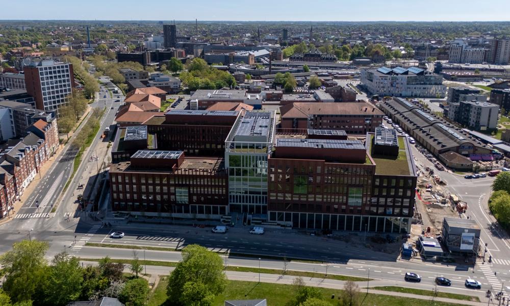NCC afleveret kontorbyggeriet WoodHub, et statsligt kontorknudepunkt, i Odense til Bygningsstyrelsen 2. maj 2025. NCC afleveret kontorbyggeriet WoodHub, et statsligt kontorknudepunkt, i Odense til Bygningsstyrelsen 2. maj 2025.