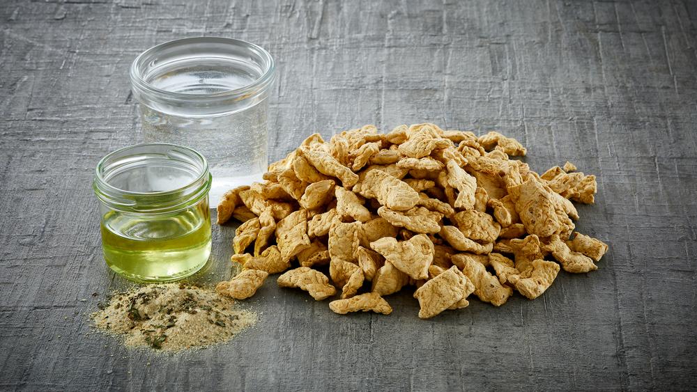 Davas NO-serie är ett köttsubstitut gjort på extruderat ärtprotein. Låt svälla i olja och vatten i några minuter. Häll över i panna och stek med den medföljande kryddan. Bon appetit. Davas NO-serie är ett köttsubstitut gjort på extruderat ärtprotein. Låt svälla i olja och vatten i några minuter. Häll över i panna och stek med den medföljande kryddan. Bon appetit.