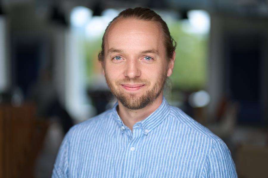 Lasse Regin er adm. direktør meddirektør i Tector, der tidligere gik under navnet Woodsense, og som var med til at stifte. En stilling han har bestredet siden 2024. Lasse Regin er adm. direktør meddirektør i Tector, der tidligere gik under navnet Woodsense, og som var med til at stifte. En stilling han har bestredet siden 2024.