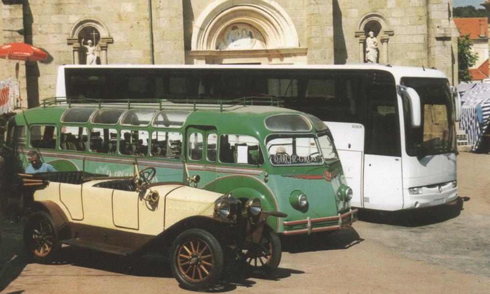 Rochet-Schneider-bil karosserad av J. Besset år 1927, Isobloc W 947 DP 2 (1947), Iliade RTX (1999). Rochet-Schneider-bil karosserad av J. Besset år 1927, Isobloc W 947 DP 2 (1947), Iliade RTX (1999).
