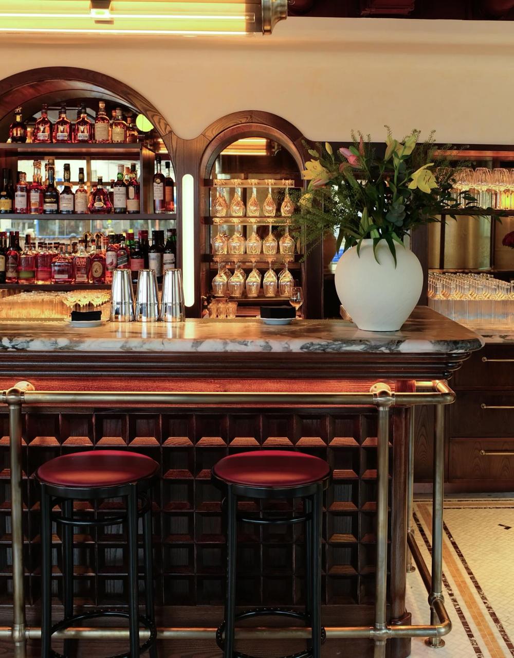 Även baren på Brasserie Loulou har fransk touch. Även baren på Brasserie Loulou har fransk touch.