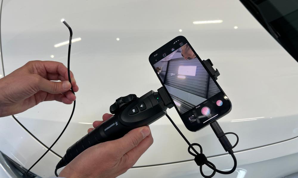 Blandt nye produkter hos Cepelo er dette endoskop til smartphones fra Zmartgear, der kan bevæge kameraspidsen, som har lys indbygget. Blandt nye produkter hos Cepelo er dette endoskop til smartphones fra Zmartgear, der kan bevæge kameraspidsen, som har lys indbygget.
