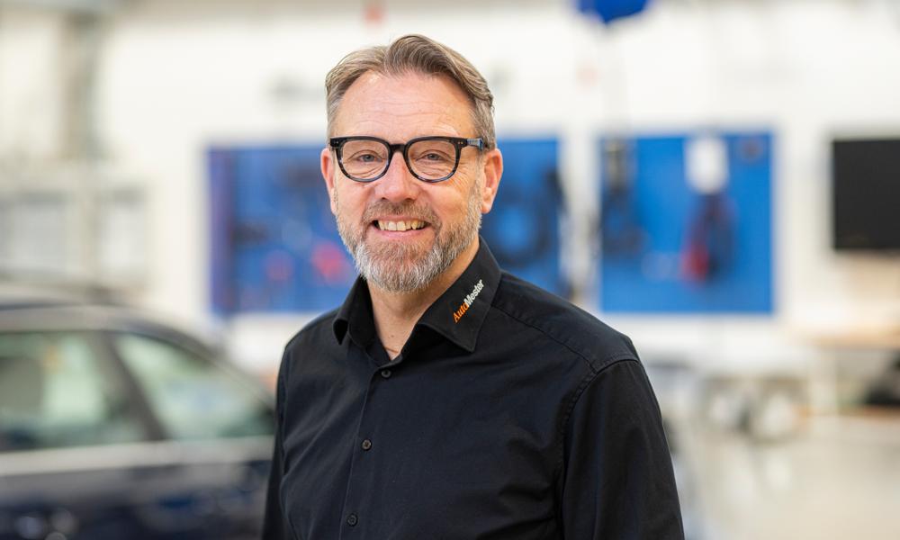 Per Weiskvist finder det vigtigt at gøre det attraktivt for de unge at søge mod AutoMester og mekanikerfaget. Per Weiskvist finder det vigtigt at gøre det attraktivt for de unge at søge mod AutoMester og mekanikerfaget.