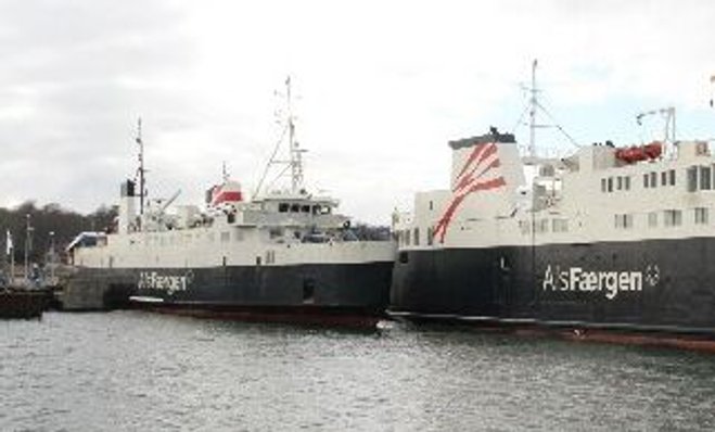 Grundstødt færge på Sydfyn er trukket fri efter knap otte timer