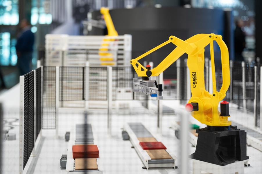 Fra Ligna 2023: Bacci Automation viste verktøy, maskiner og systemer for individuell og serieproduksjon. Fra Ligna 2023: Bacci Automation viste verktøy, maskiner og systemer for individuell og serieproduksjon.