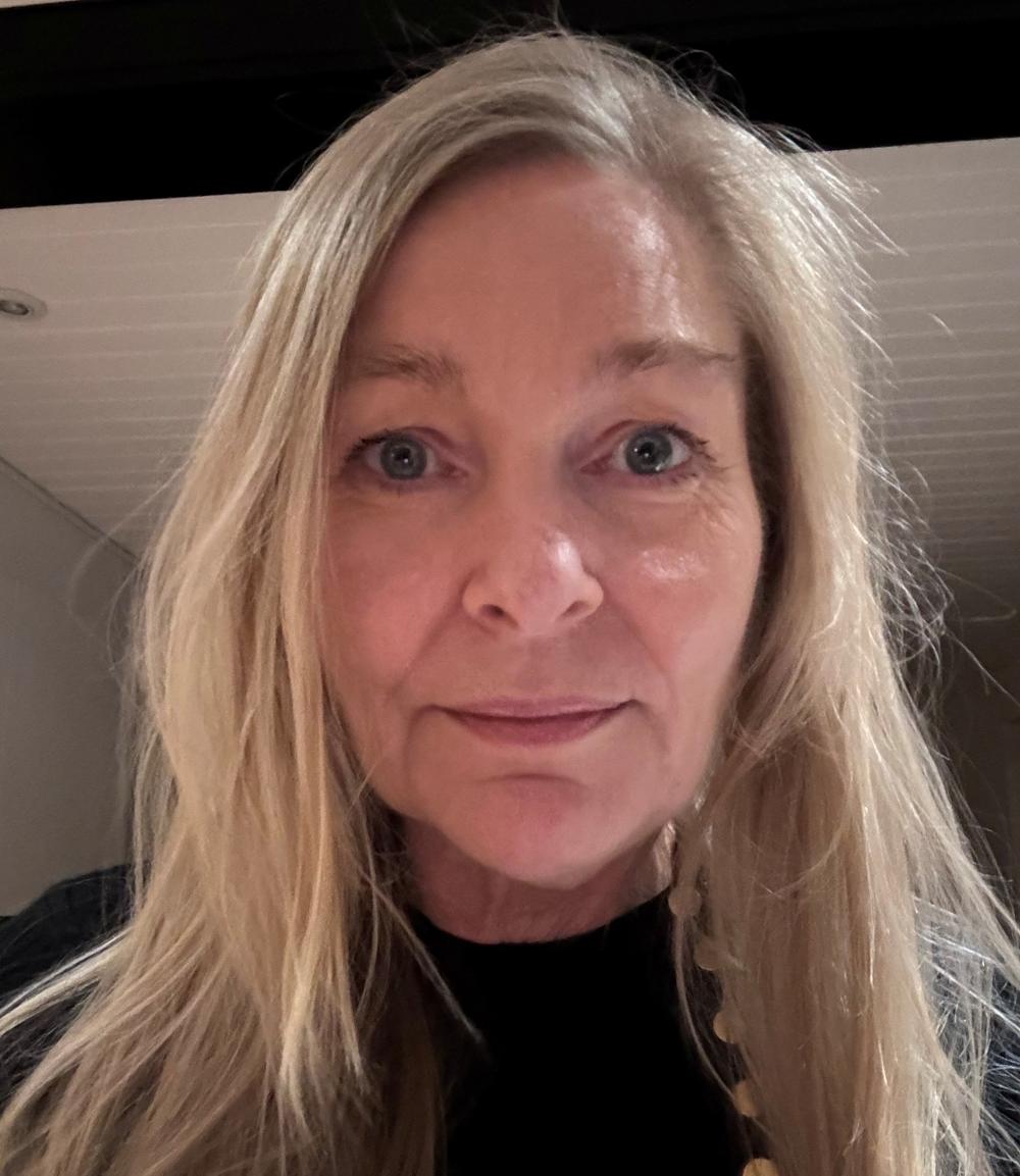 Kathinka Rotne är dotter till arkitekten Georg Rotne, som gick bort 2022. Ibland brukade hon titta på tv-serien Kathinka Rotne är dotter till arkitekten Georg Rotne, som gick bort 2022. Ibland brukade hon titta på tv-serien