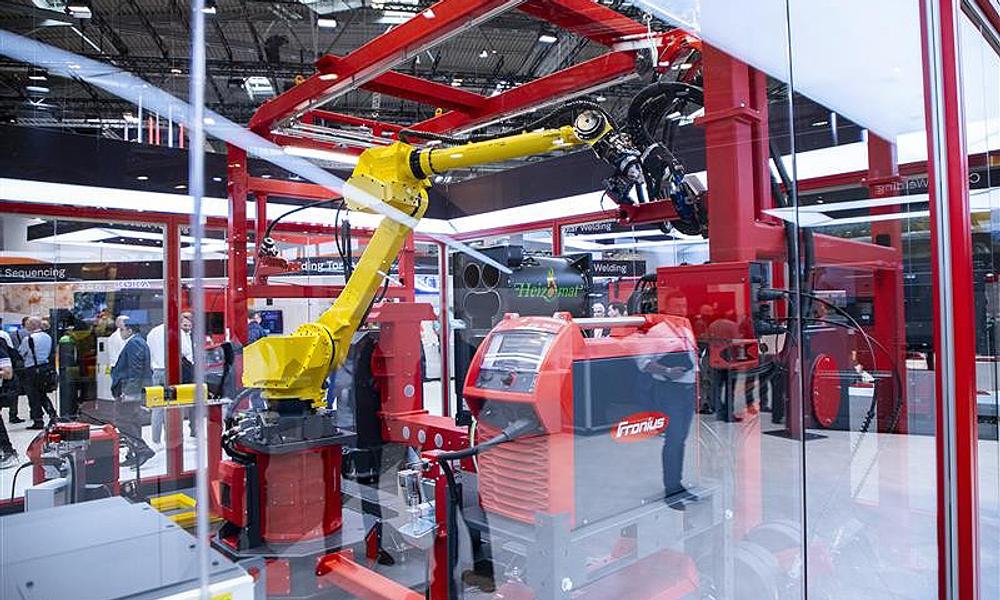 Med skreddersydde automasjonsløsninger og coboter for bedrifter i alle størrelser, supplert med digitale løsninger og konsentrert kunnskap, vil teknologilederen også i 2025 imponere på messen. Med skreddersydde automasjonsløsninger og coboter for bedrifter i alle størrelser, supplert med digitale løsninger og konsentrert kunnskap, vil teknologilederen også i 2025 imponere på messen.