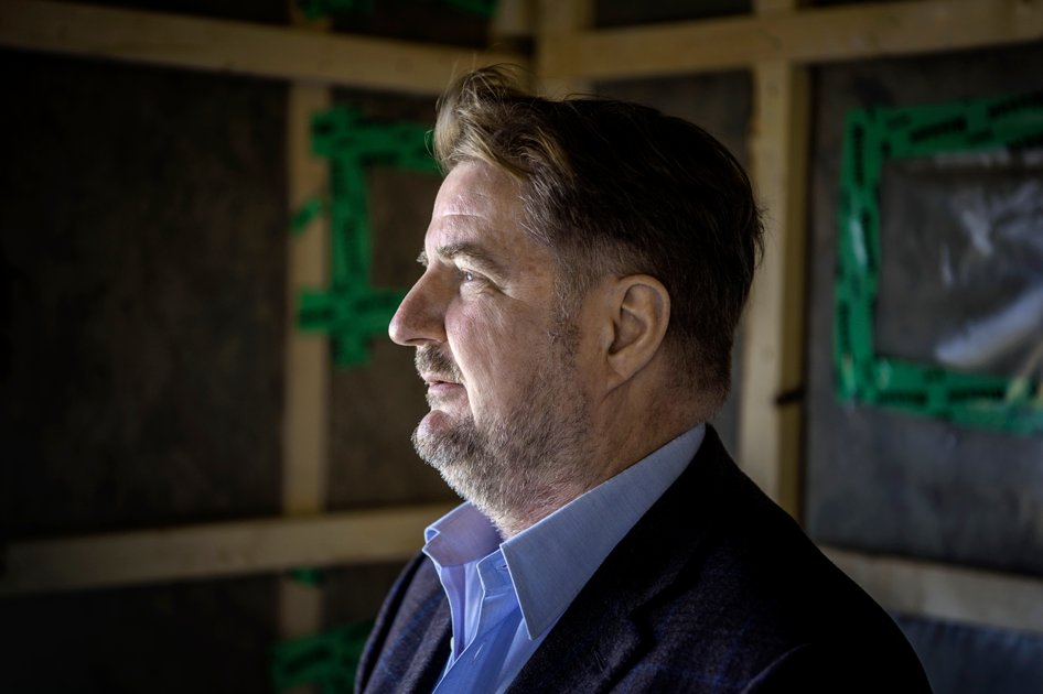 Fra Maskinmester til Milliardær: Se Hvordan Erik Skjærbæk Tog Tøjlerne i FC København