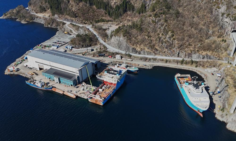 Borerigger: Green Yards verft Feda har spesialisert seg på for opphold for borerigger. Borerigger: Green Yards verft Feda har spesialisert seg på for opphold for borerigger.