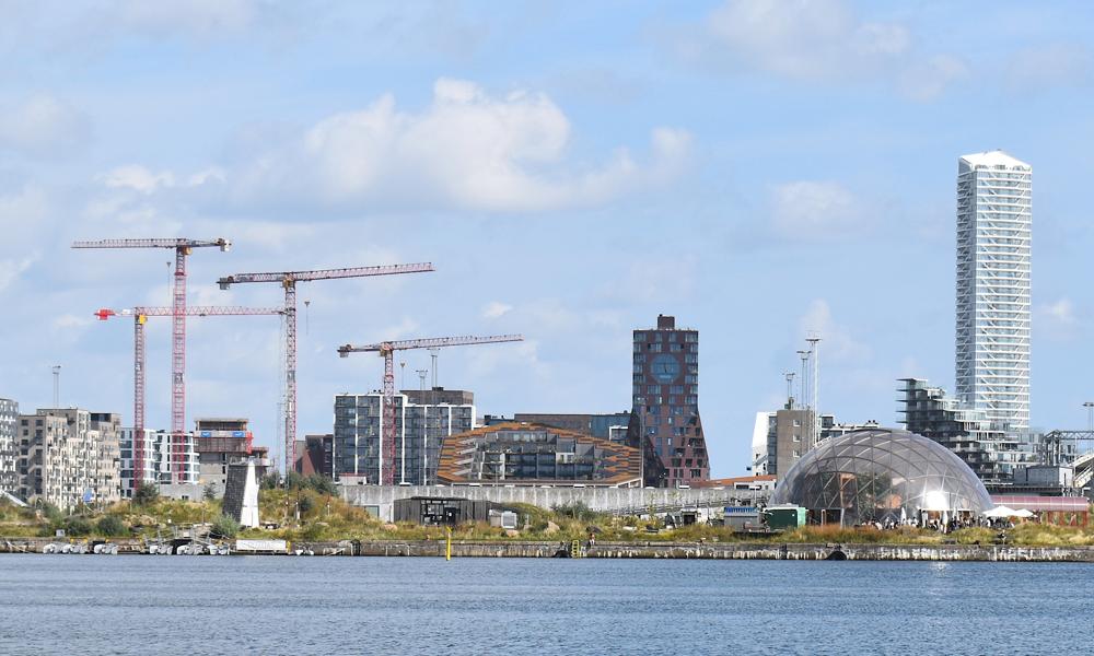 Kaj Ove Madsen A/S Aarhus har stået for byggeriet ved kampanilen, klokketårnet ved Bassin 7 på Aarhus Ø. Kaj Ove Madsen A/S Aarhus har stået for byggeriet ved kampanilen, klokketårnet ved Bassin 7 på Aarhus Ø.