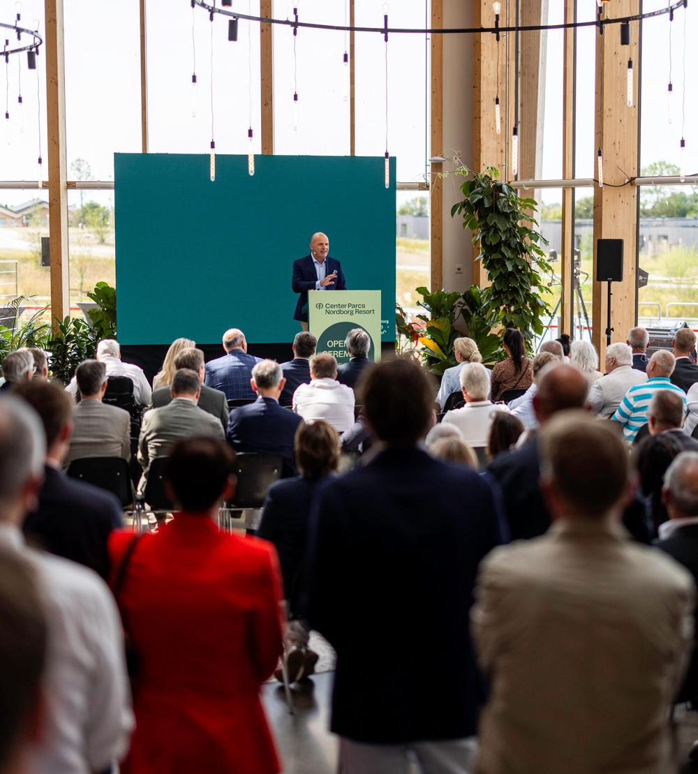 Der var masser af festivitas og store 17. juni 2025 til ceremonien, der fejrede den snarlige åbning af Center Parcs ferieresort på Als, Nordborg Resort. Der var masser af festivitas og store 17. juni 2025 til ceremonien, der fejrede den snarlige åbning af Center Parcs ferieresort på Als, Nordborg Resort.