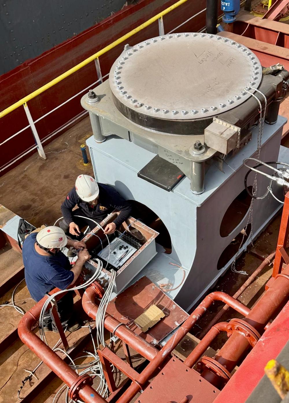 Skibet M/T Jutlandia Swan fra Uni-Tankers er udstyret med fire såkalde VentoFoils – moderne, lodrette sejl – og vil fremover indsamle data under virkelige sejladsforhold. Skibet M/T Jutlandia Swan fra Uni-Tankers er udstyret med fire såkalde VentoFoils – moderne, lodrette sejl – og vil fremover indsamle data under virkelige sejladsforhold.