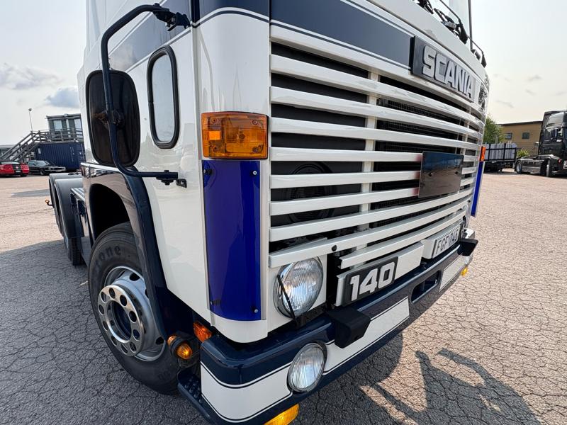 Lastbilen, en Scania LBS 140 från 1976, såldes för närmare en miljon kronor hos Klaravik. Lastbilen, en Scania LBS 140 från 1976, såldes för närmare en miljon kronor hos Klaravik.