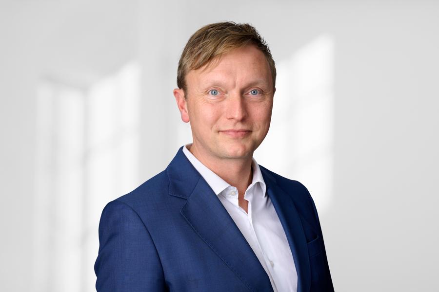 Mads Hedegaard er direktør i Edora med hovedsæde på Charlottenlund Slot. Mads Hedegaard er direktør i Edora med hovedsæde på Charlottenlund Slot.